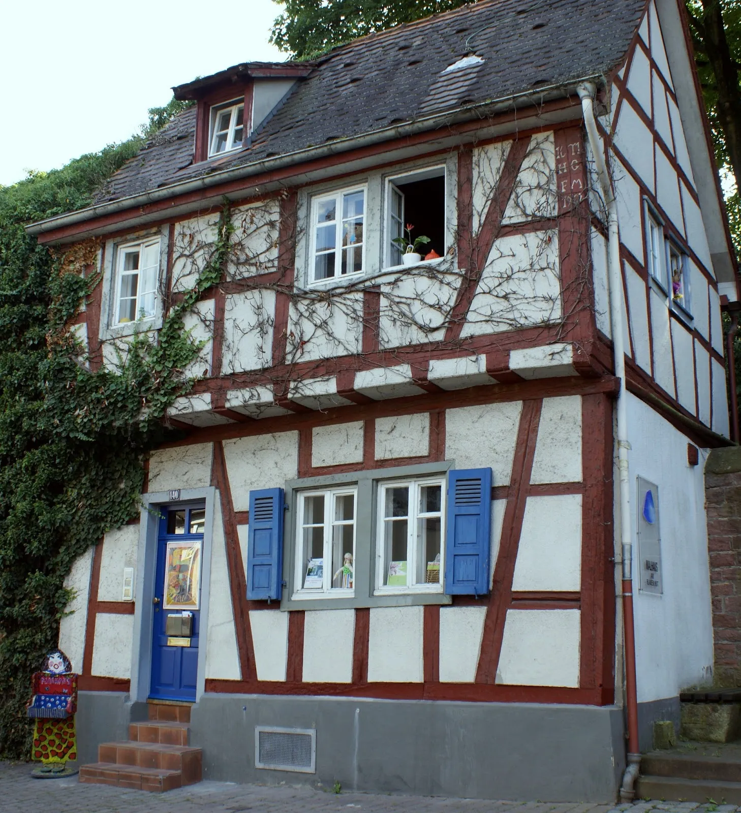 Das Malhaus am Blauen Hut: ein Fachwerkhaus aus dem Jahr 1762 am Weinheimer Schlosspark